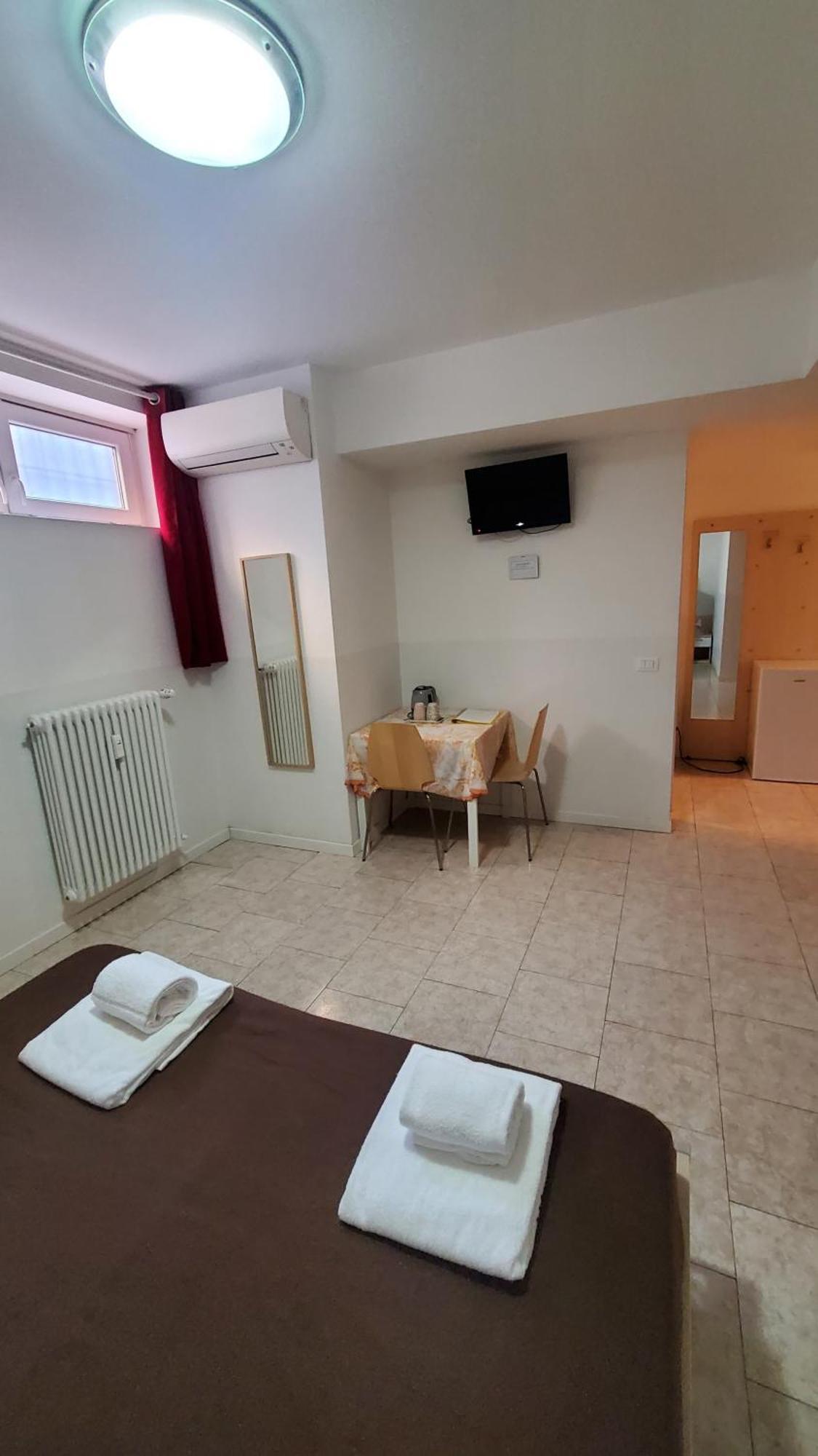 Hb Bonomelli 15 Hotel Bergamo Kültér fotó